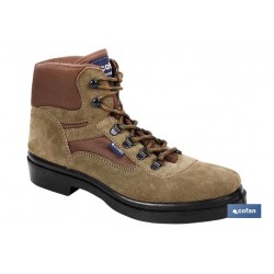 BOTA TREKKING VERDE MODELO...