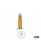 Cortapizza Modelo Sena | Fabricada en Acero Inox con Mango ABS | Color Naranja | Medida 21 cm